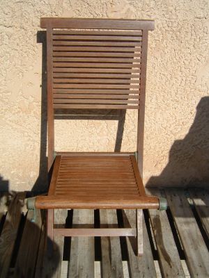 Chaise de jardin en tech avant rénovation par SALVAT DECAPAGE 