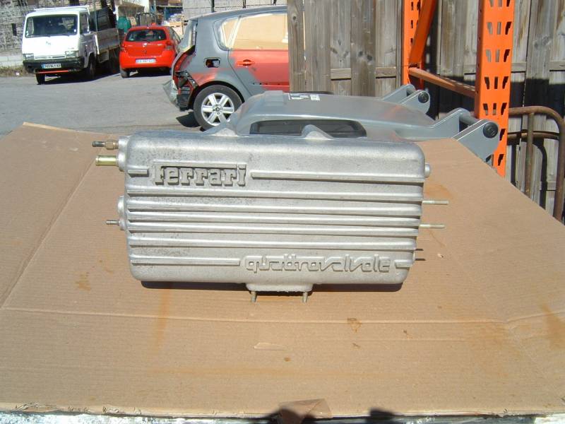 Décapage effectué sur moteur FERRARI dans l'atelier SALVAT DECAPAGE 